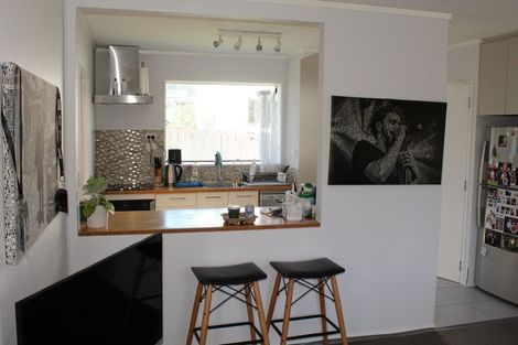 Photo of property in 1/9 Thistledew Place, Bayview, Auckland, 0629