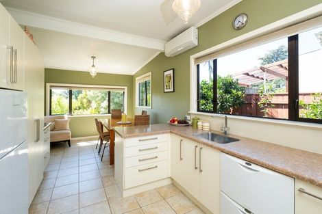 Photo of property in 61 Napier Terrace, Hospital Hill, Napier, 4110