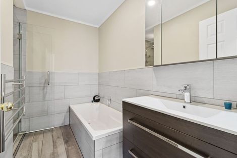 Photo of property in 14 Newfield Drive, Fairview Downs, Hamilton, 3214