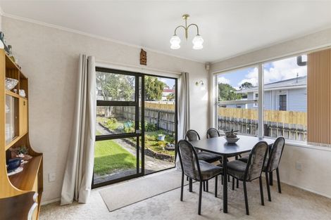 Photo of property in 4 Blue Way, Glendene, Auckland, 0602