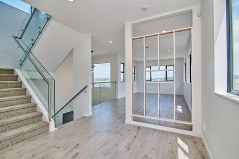 Photo of property in 30 Ascension Crescent, Orewa, 0931