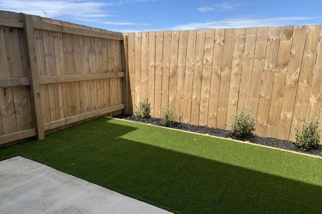 Photo of property in 20 Clay Works Lane, New Lynn, 0600