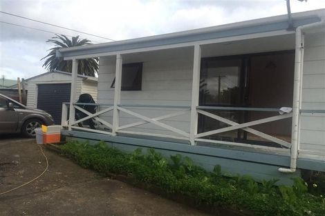 Photo of property in 52 Robertson Road, Favona, Auckland, 2024