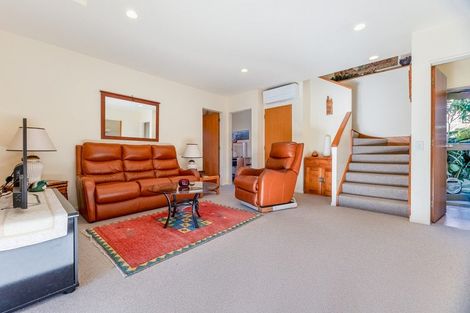 Photo of property in 8 Rewarewa Crescent, Waikanae, 5036