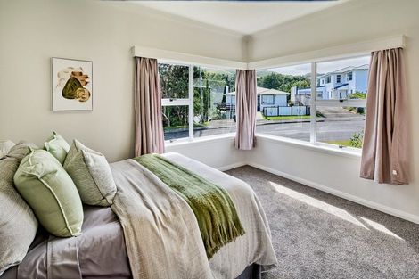 Photo of property in 35 Allen Terrace, Tawa, Wellington, 5028