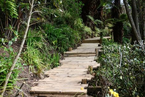 Photo of property in 18 Totara Drive, St Andrews, Hamilton, 3200