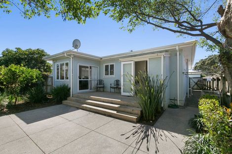 Photo of property in 22 Richmond Street, Fitzroy, New Plymouth, 4312