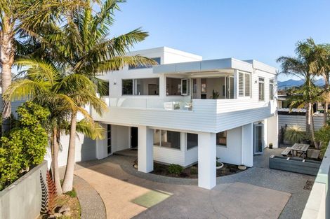 Photo of property in 517b Ocean Road, Whangamata, 3620