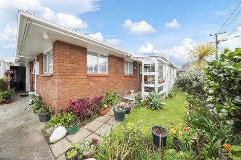 Photo of property in 124 Govett Avenue, Frankleigh Park, New Plymouth, 4310