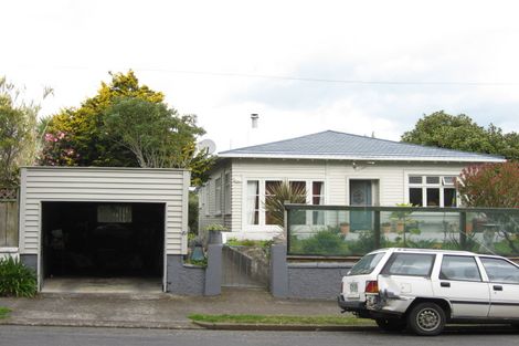 Photo of property in 81 Young Street, New Plymouth, 4310