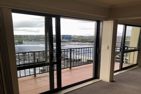 Photo of property in The Rennaissance, 15j/18 Ronwood Avenue, Manukau, Auckland, 2104
