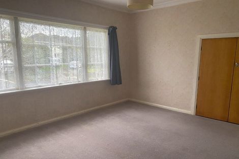 Photo of property in 17 Raroa Terrace, Tawa, Wellington, 5028