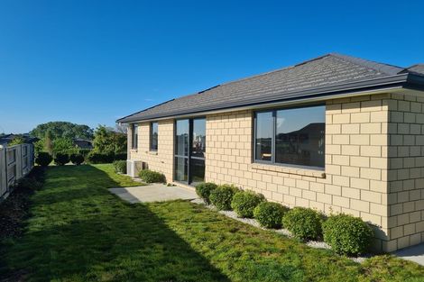 Photo of property in 16 Patatee Terrace, Baverstock, Hamilton, 3200