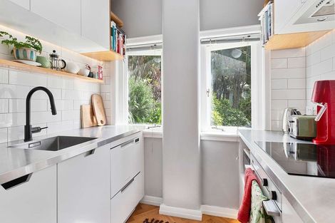 Photo of property in Ambassador Flats, 1/7 Maurice Terrace, Te Aro, Wellington, 6011