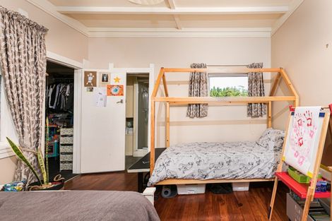 Photo of property in 15a Ruataniwha Street, Waipawa, 4210