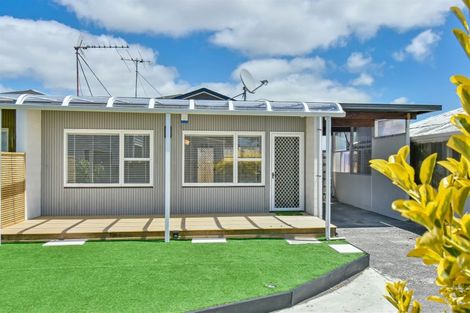 Photo of property in 2/7 James Road, Manurewa, Auckland, 2102