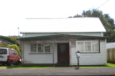 Photo of property in 68 Barrett Street, Westown, New Plymouth, 4310