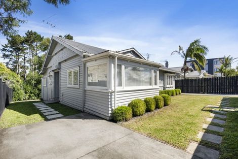 Photo of property in 1018 Great North Road, Point Chevalier, Auckland, 1022
