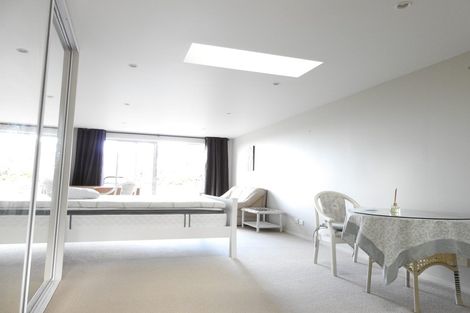 Photo of property in 31 Mcmillan Place, Mellons Bay, Auckland, 2014