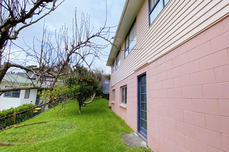 Photo of property in 4 Alma Street, Te Atatu South, Auckland, 0610