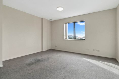 Photo of property in 3b Riverton Drive, Randwick Park, Auckland, 2105