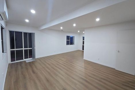 Photo of property in 2/9 Kells Place, Botany Downs, Auckland, 2010