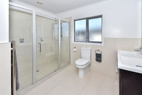 Photo of property in 6 Henriette Place, The Gardens, Auckland, 2105