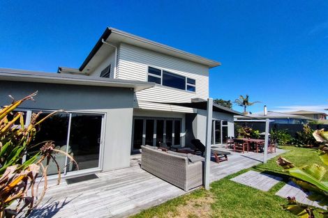 Photo of property in 1242 Papamoa Beach Road, Papamoa Beach, Papamoa, 3118