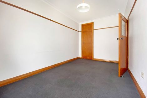 Photo of property in Ionian Flats, 123-125 Brougham Street, Mount Victoria, Wellington, 6011