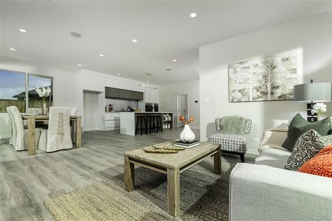 Photo of property in 6 Kauri Grove Drive, Kumeu, 0810