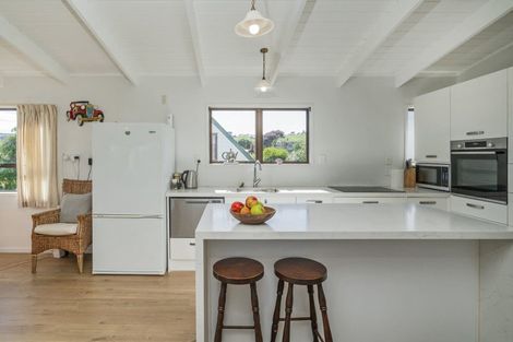 Photo of property in 37 Oyster Drive, Cooks Beach, Whitianga, 3591