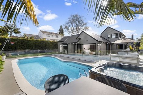 Photo of property in 9 Quebec Road, Milford, Auckland, 0620