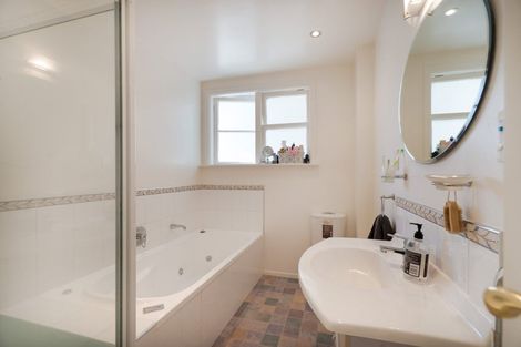 Photo of property in 62 Franklyn Road, Tawa, Wellington, 5028