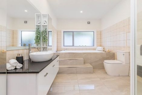 Photo of property in 9 Inverell Way, Seatoun, Wellington, 6022