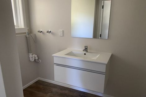 Photo of property in 15 Pekanga Road, Normandale, Lower Hutt, 5010