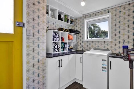 Photo of property in 8 Hughson Place, Opunake, 4616