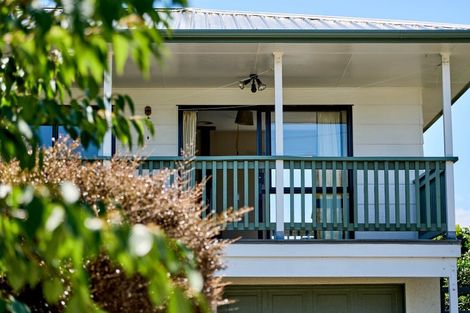 Photo of property in 8 Ross Grove, Paraparaumu, 5032