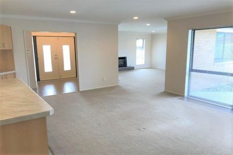 Photo of property in 15 Waiora Place, Pyes Pa, Tauranga, 3112