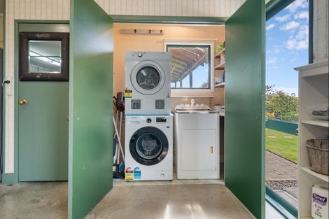 Photo of property in 537 Richmond Road, Lepperton, New Plymouth, 4373