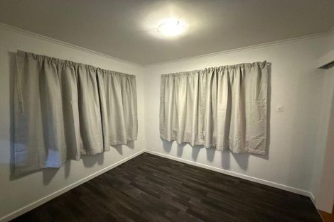 Photo of property in 10 Boler Place, New Lynn, Auckland, 0600