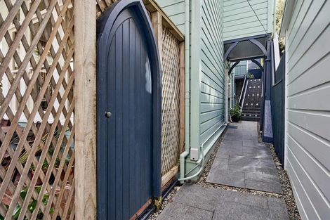 Photo of property in 5a Hay Street, Oriental Bay, Wellington, 6011