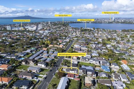 Photo of property in 28 Dallinghoe Crescent, Milford, Auckland, 0620