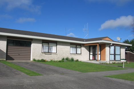 Photo of property in 58 Raglan Avenue, Cloverlea, Palmerston North, 4412