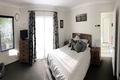 Photo of property in 3 Idris Court, The Gardens, Auckland, 2105