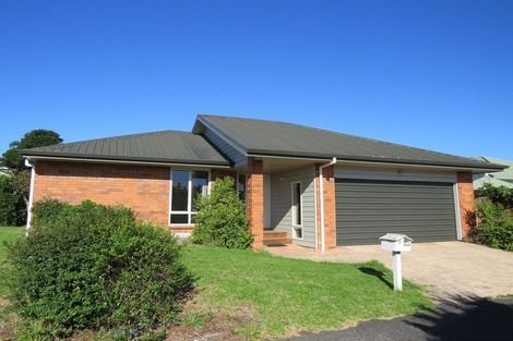 Photo of property in 72 Kingdale Road, Henderson, Auckland, 0610