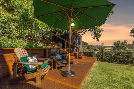 Photo of property in 18 Pine Grove, Tairua, 3508