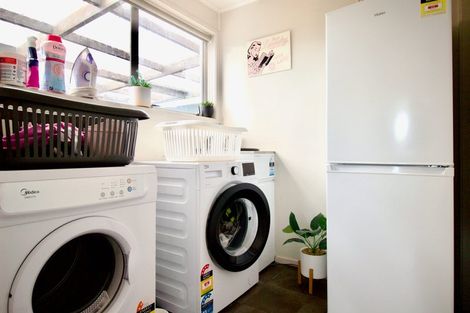 Photo of property in 6 Pahi Place, West Harbour, Auckland, 0618