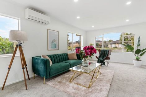 Photo of property in 3 Villino Place, Randwick Park, Auckland, 2105