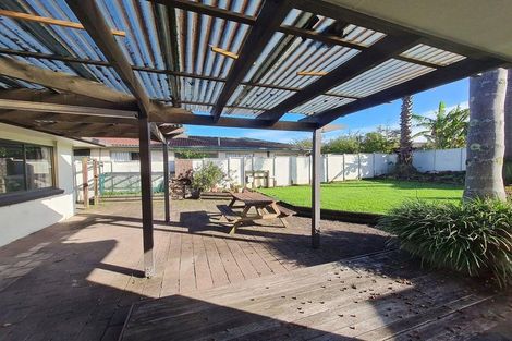 Photo of property in 60 Sunderlands Road, Half Moon Bay, Auckland, 2012