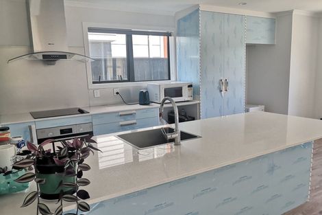 Photo of property in 124a Cambridge Terrace, Fairfield, Lower Hutt, 5011